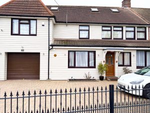 James Hardie cladding installation in Ongar, Essex